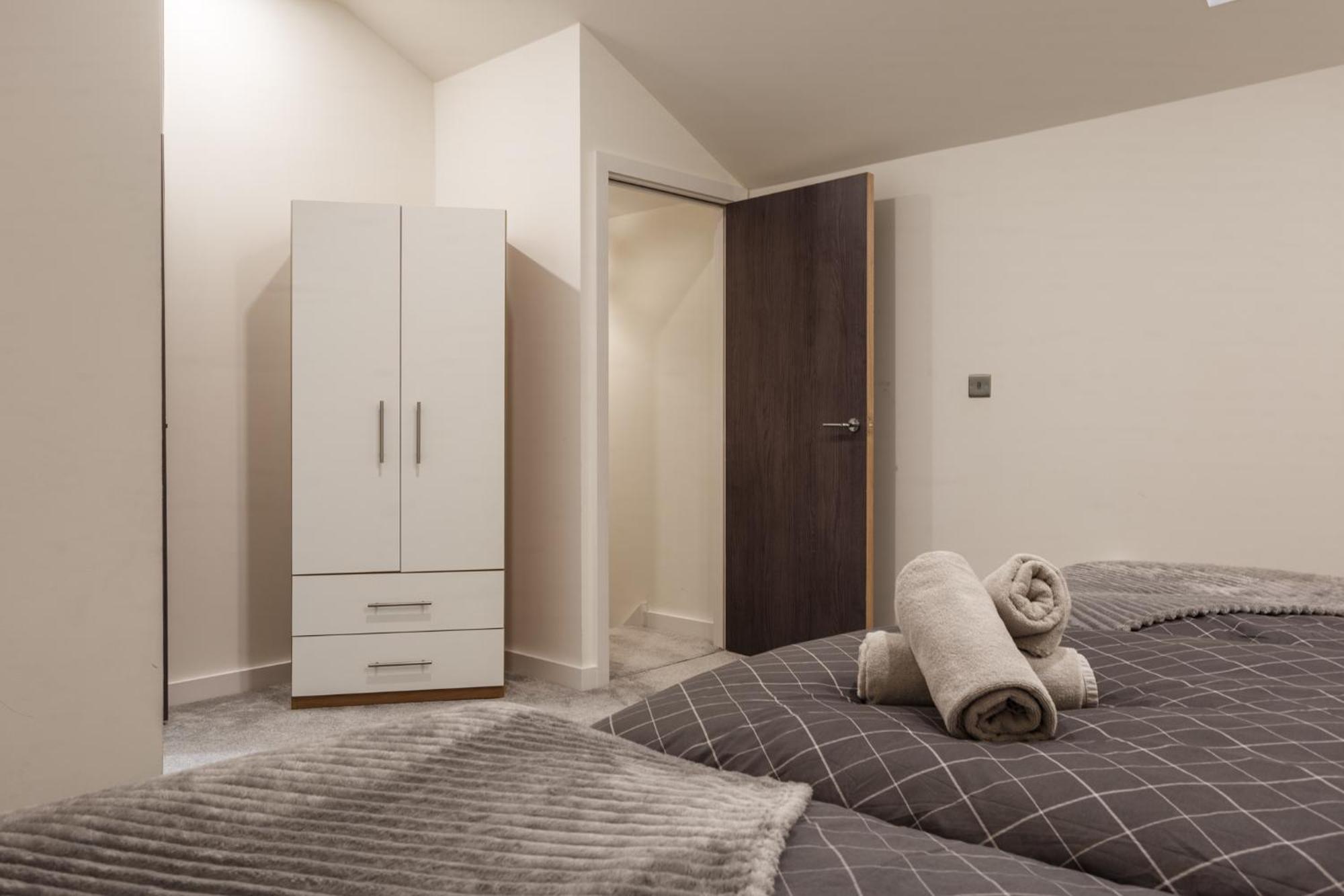 Modern And Cozy Two-Bed Apartment In Bradford Bradford  Esterno foto