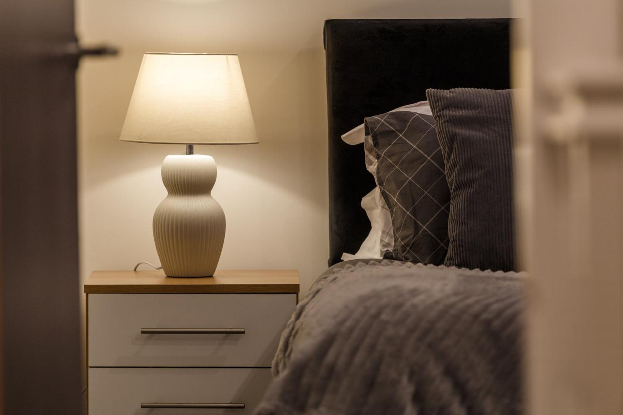 Modern And Cozy Two-Bed Apartment In Bradford Bradford  Esterno foto