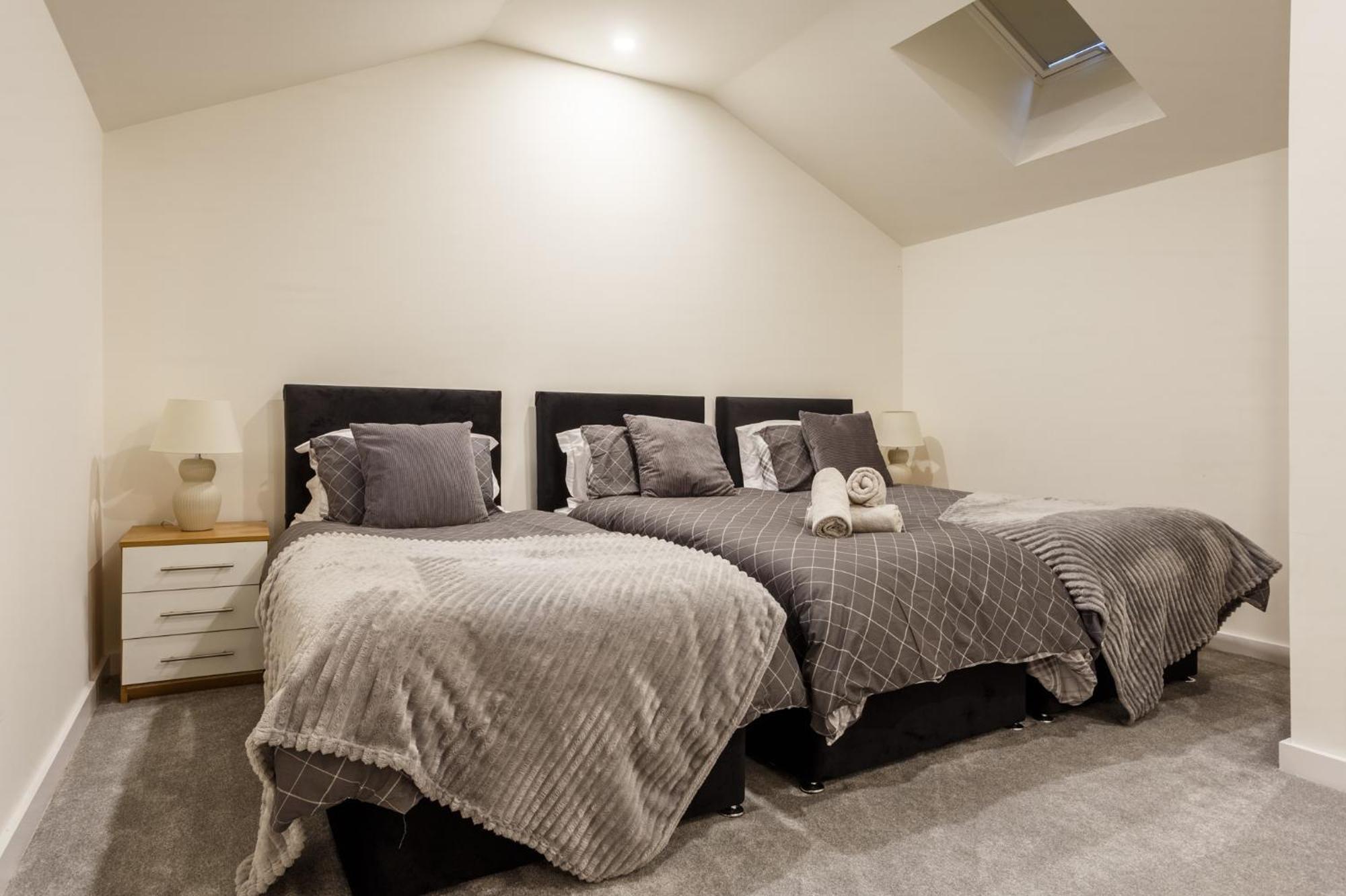 Modern And Cozy Two-Bed Apartment In Bradford Bradford  Esterno foto